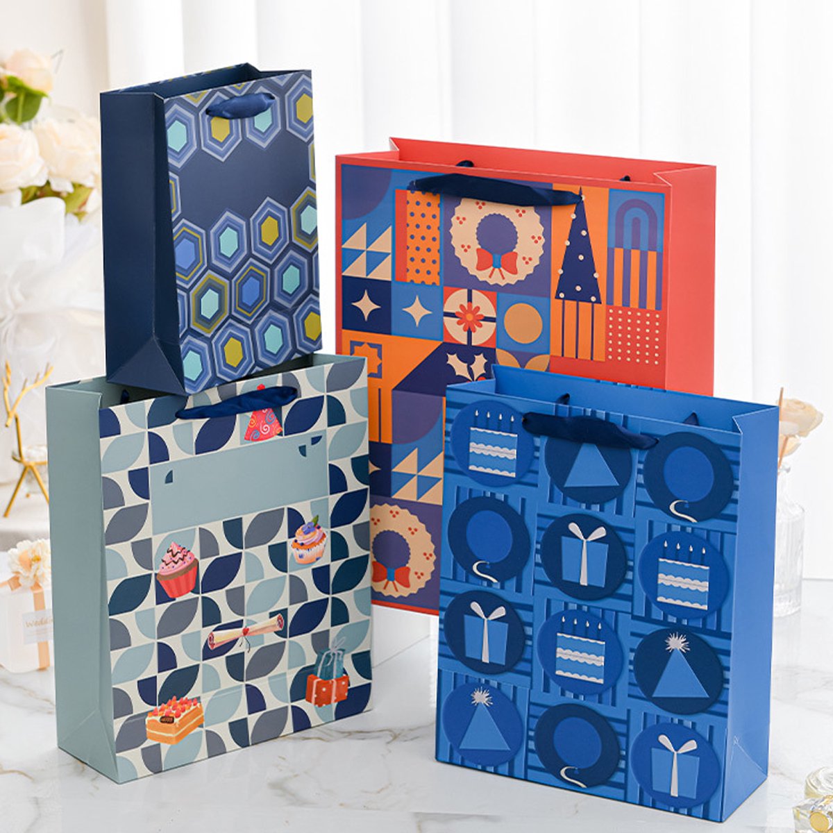 Cadeauzakjes – 12 stuks – 4 feestelijke dessins