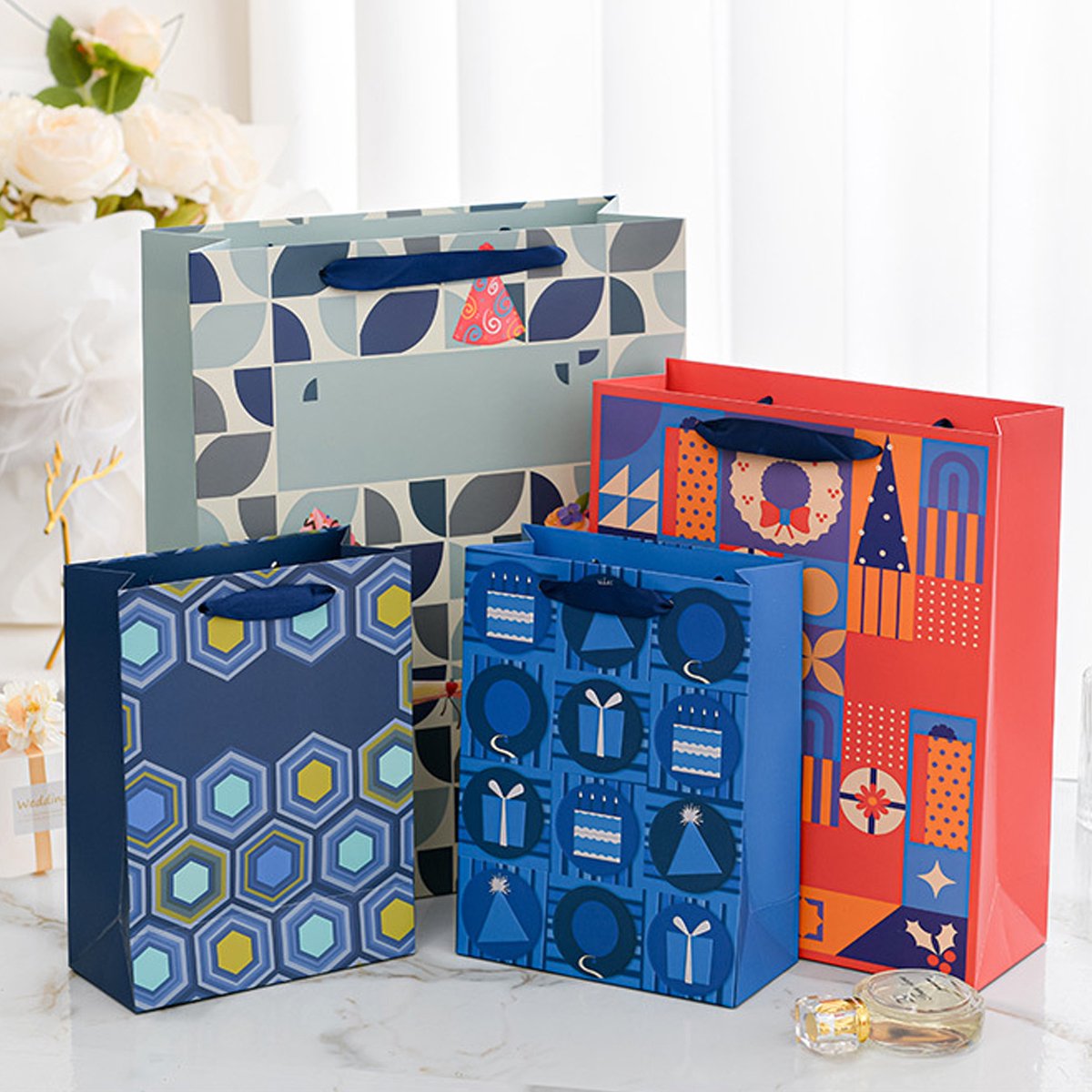 Cadeauzakjes – 12 stuks – 4 feestelijke dessins