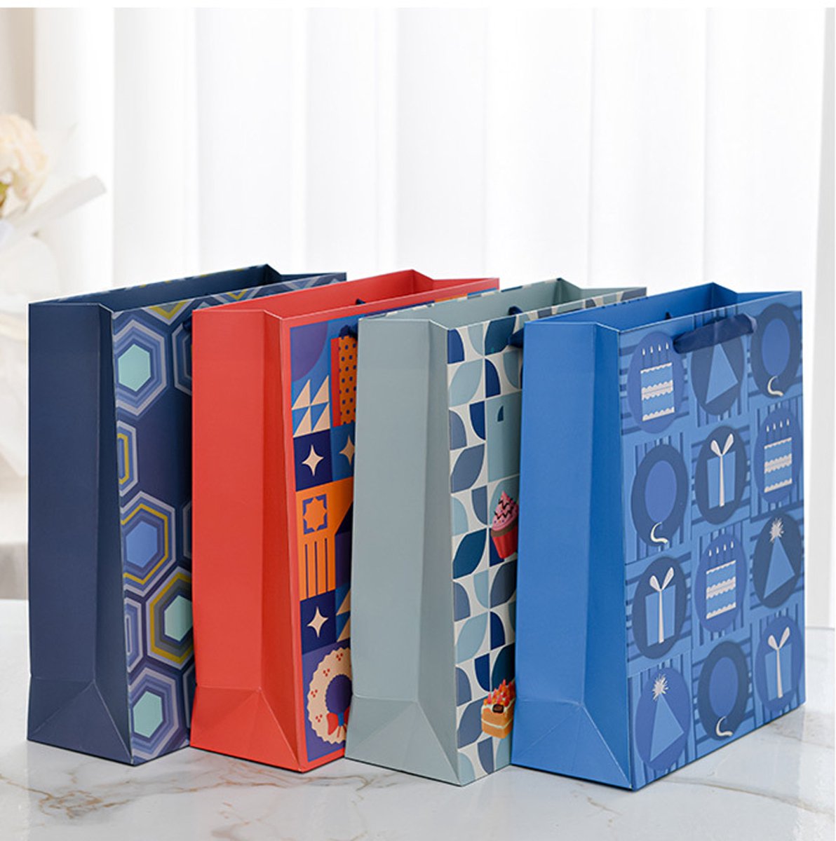 Cadeauzakjes – 12 stuks – 4 feestelijke dessins
